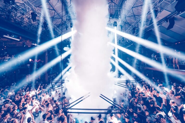 Red Bull listet Amnesia Ibiza zu Clubs mit “unglaublichen Soundsystem”